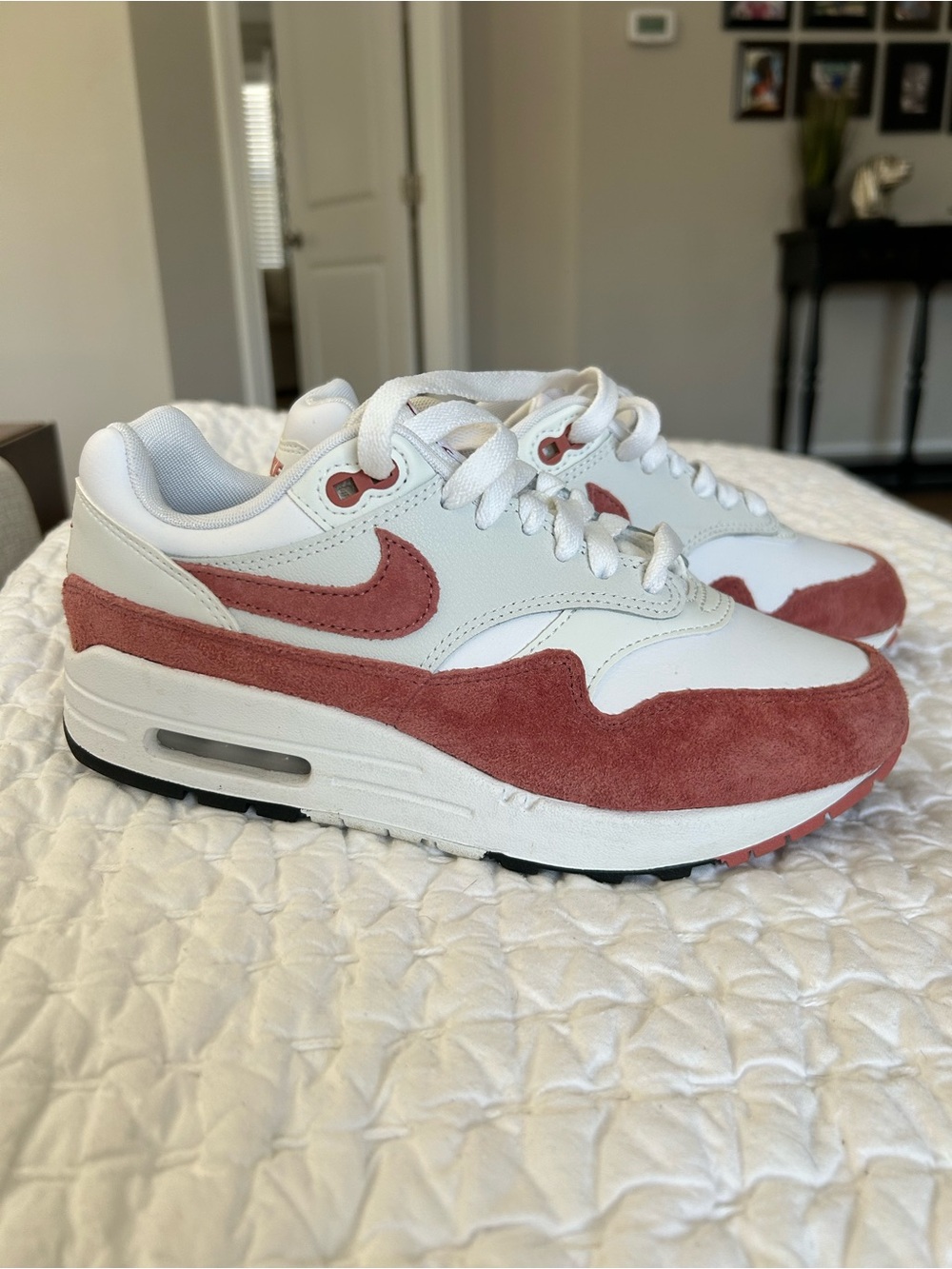 Nike Air Max 1'87 Sneakers White/Canyon Pink
Women's 6.5
